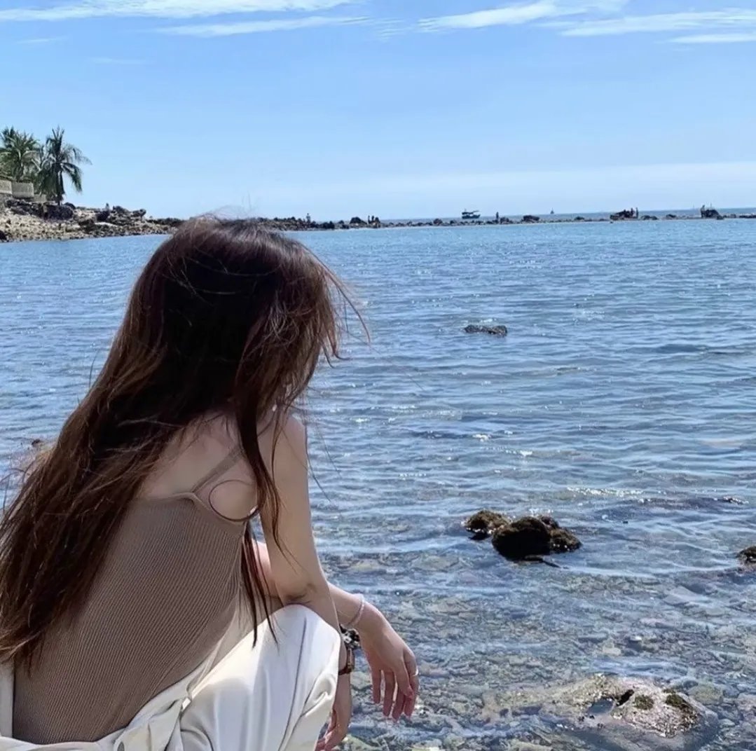 他们在沙漠中灌溉
